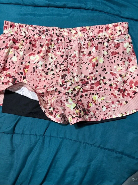 Lot of 6 - Women's Athletic Shorts - Built in Liners or Tights-Mixed designs - Picture 15 of 16